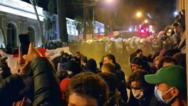 Manifestación en Georgia contra proyecto de ley que pretende regular medios y ONGs