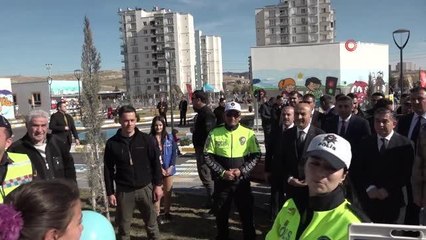 Mardin'de depremzede çocuklara trafik eğitimi verildi