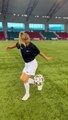 Cette joueuse de foot maitrise la balle à la perfection