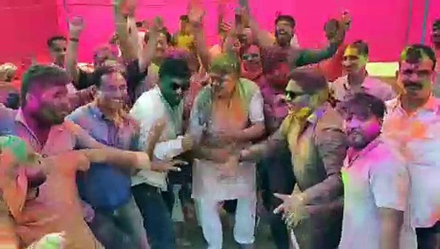 होली पर जमकर नाचे शहर विधायक,देखे वीडियो