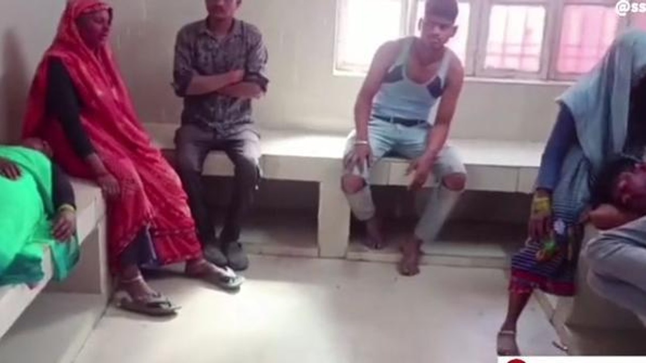 एटा: पक्षों में हुआ ख़ूनी संघर्ष, महिलाओं सहित 16 लोग हुये घायल