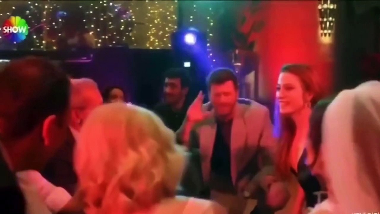 Kıvanç Tatlıtuğ'dan "Tavukları pişirmişem" performansı! O anlar gündem oldu