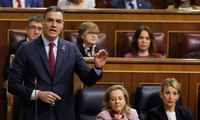 Sánchez reivindica las políticas feministas del Gobierno retratando al PP y Vox