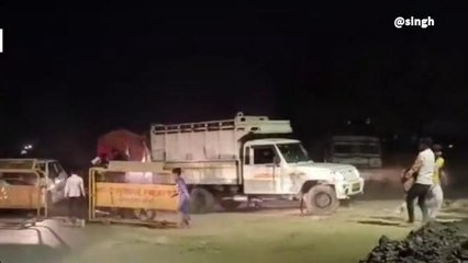 बुलंदशहर: पुलिस की पिटाई का तांडव देख गटर में गिरा मासूम, लोगों ने लगाया जाम