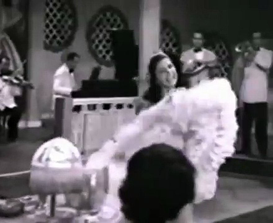 رقصة الكان كان لكيتي من فيلم الحب المكروة  /Kaiti Voutsakis Can Can dance