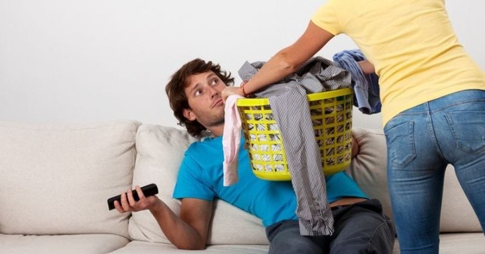 Pendant 24 ans, il oblige sa femme à faire les tâches ménagères, la justice le condamne à lui verser 200 000 €