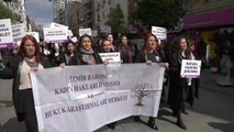 İzmir'de Kadın Avukatlardan 8 Mart Yürüyüşü