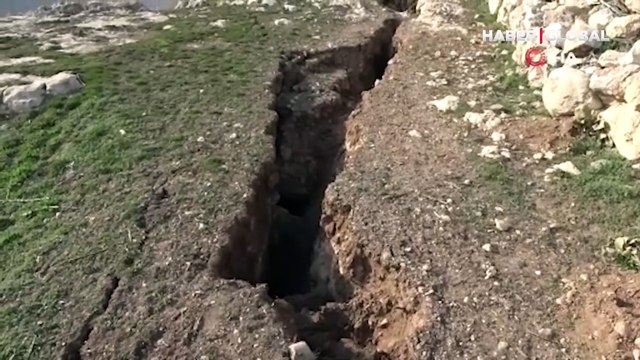Yer: Malatya... Görenleri ürkütüyor! Depremin şiddetini gözler önüne serdi...