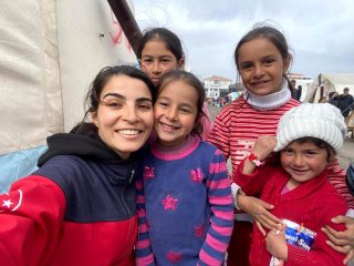 Depremin, kahraman kadın arama kurtarma gönüllüsü