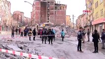 Malatya’da 5 katlı bina çöktü, enkazda dinleme yapılıyor
