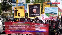 Massa Gelar Unjuk Rasa di Pendopo Indramayu, Teriak Bupati Turun dan Pulangkan ke Jakarta