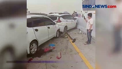 Télécharger la video: Begini Ngerinya Tabrakan Beruntun di Tol Brebes Diduga Akibat Asap Pembakaran Semak