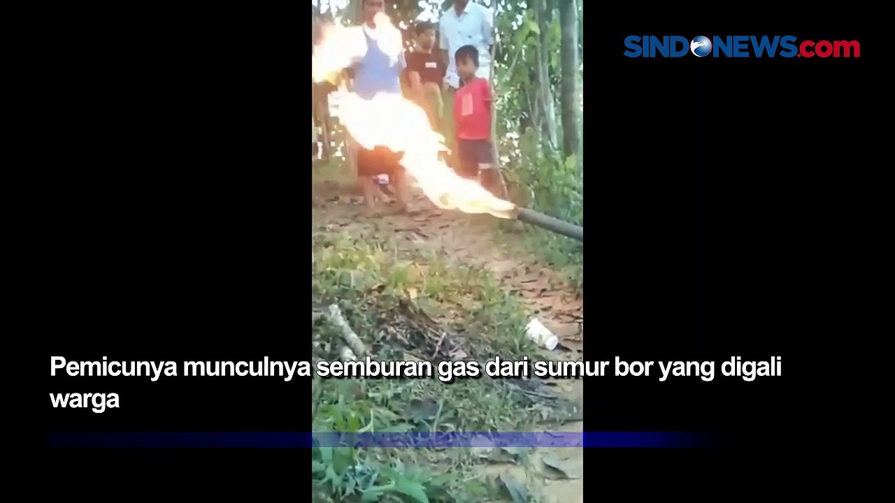 Sumur Bor Keluar Gas di Sampang, Warga  Bakar Jagung
