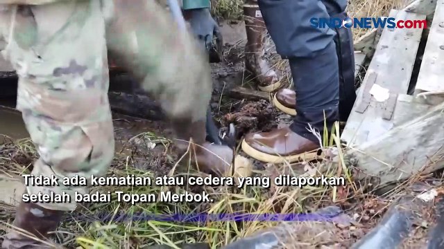 Badai Topan Menghancurkan Jalan dan Rumah di Alaska