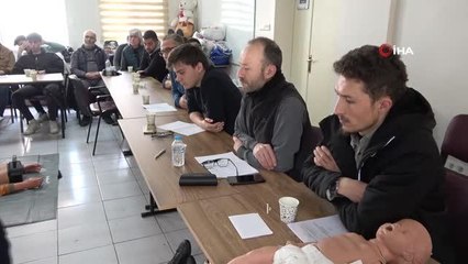 Kütahya'da 20 gönüllüye 'Arama-kurtarma ve ilk yardım' eğitimi