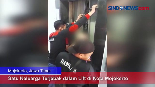 Satu Keluarga Terjebak dalam Lift di Kota Mojokerto