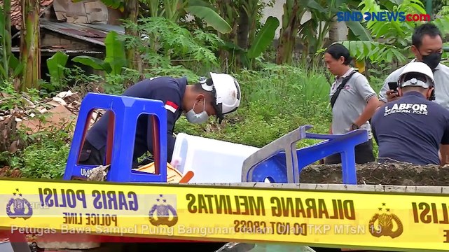 Olah TKP Tembok Roboh MTsN 19, Petugas Bawa Sampel Puing Bangunan