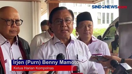 Descargar video: Ketua Harian Kompolnas Serahkan Hasil Temuan Tim Pengawas ke TGIPF