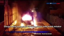 Diduga Korsleting Listrik, Mobil Klasik Terbakar di Padang