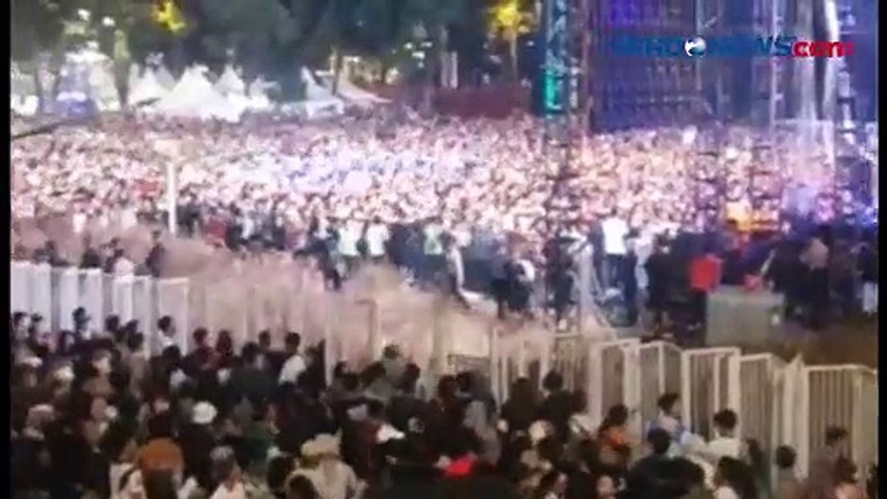 Festival Musikdi Istora Senayan Dihentikan Polisi karena Penonton Membeludak