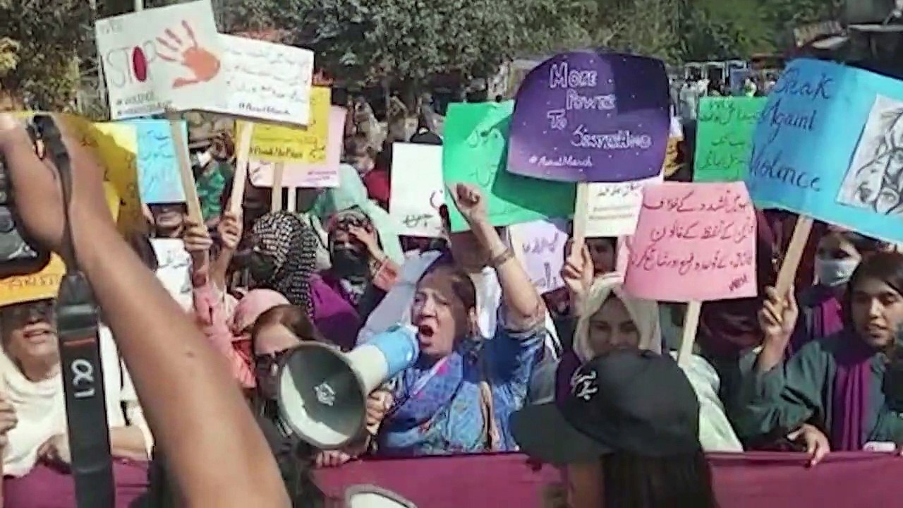 Las mujeres se movilizan por sus derechos amenazados en todo el mundo
