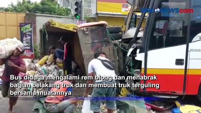 Diduga Rem Blong, Bus Tabrak Truk hingga Terguling