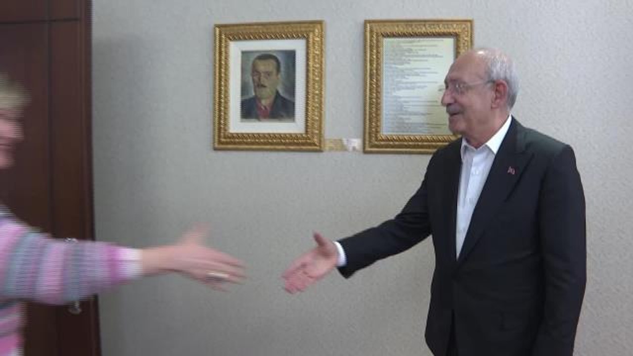 Kılıçdaroğlu, CHP Genel Merkezi'nin Kadın Emekçileri ile Bir Araya Geldi: "İstanbul Sözleşmesi'ni Yürürlüğe Koyacağız. 8 Mart, Daha Anlamlı Bir Tarih...