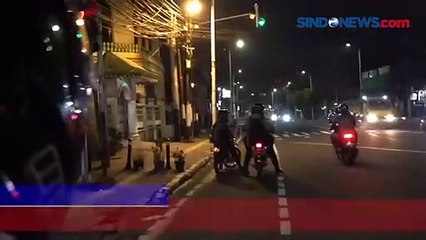 Download Video: Kawanan Gengster di Duren Sawit Dibekuk Polisi, 1 Sembunyi di Atap Rumah