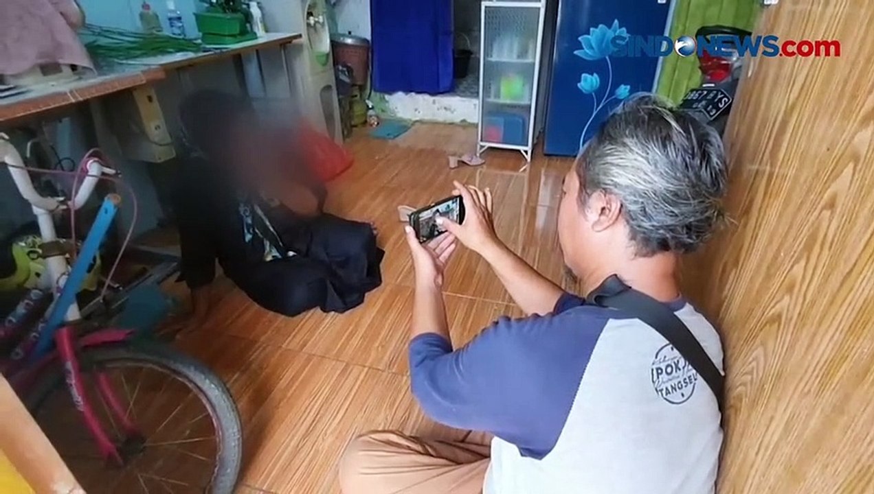 Suami Aniaya Sang Istri di Depan Anaknya Karena Terbakar Cemburu