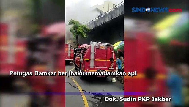 Kebakaran Kios Pedagang di Pasar Pagi Asemka, 65 Personel Damkar Dikerahkan