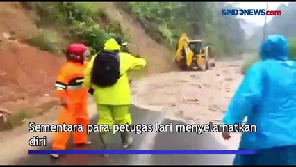 下载视频: Petugas Dikejutkan Banjir Saat Bersihkan Longsor di Sumatera Utara