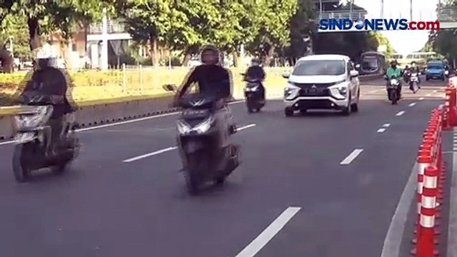 Ngeri, Pelajar Kena Sabetan Senjata Tajam dan Tersungkur dari Motor saat Tawuran di Senen