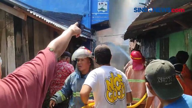 Pemadam Kebakaran Sempat Kesulitan Padamkan Kebakaran Rumah di Pematang Siantar, Sumatera Utara