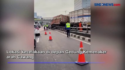 Kecelakaan 2 Truk di Depan Kemenaker Sebabkan Kemacetan