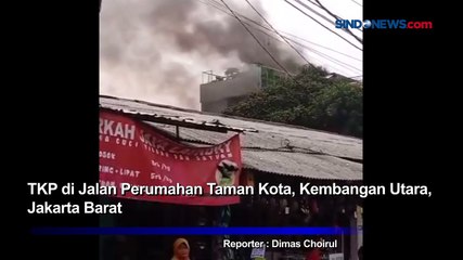 20 Personel Damkar Diterjunkan Atasi Kebakaran Rumah 3 Lantai di Kembangan