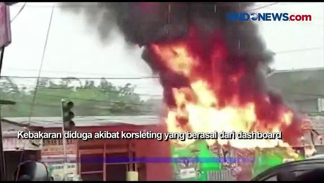 Bus Trans Metro Deli Terbakar di Medan, 2 Unit Damkar Dikerahkan Padamkan Api