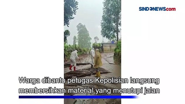 Banjir Bandang Terjang Cibeureum Bandung, Motor Parkir Hanyut Terbawa Arus