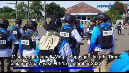 Скачать видео: Intip Pelatihan Jurnalis Liputan di Medan Perang yang Diadakan oleh TNI AU