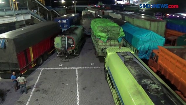 Aktivitas Penyeberangan Merak-Bakauheni Dihentikan akibat Cuaca Buruk