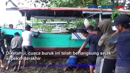 Sejumlah Perahu Nelayan Rusak Terhempas Gelombang Tinggi di Sulsel