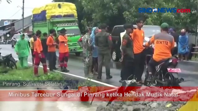 Minibus Tercebur Sungai di Pinrang ketika Hendak Mudik Natal