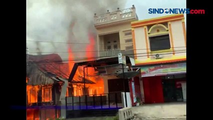 Rumah Panggung Satu Miliar Ludes Dimakan Api di Sulawesi Barat