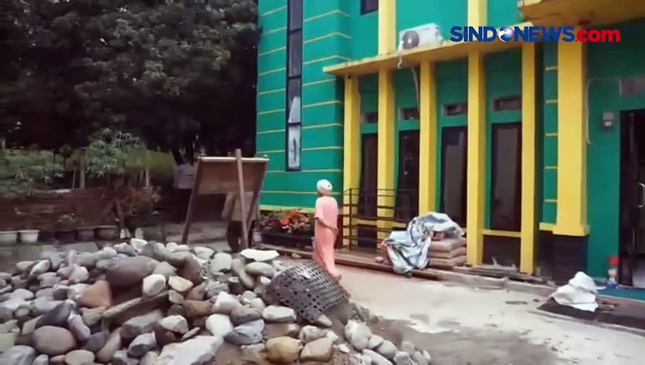 Bayi Laki-Laki Ditemukan di Teras Musala Terbungkus Plastik di Tanah Datar