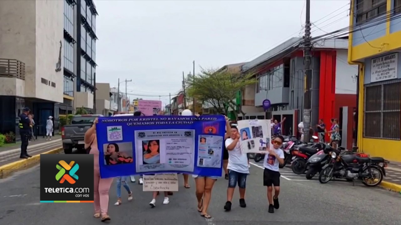 tn7-familiares-y-amigos-de-jovenes-desaparecidas-realizan-marcha-080323