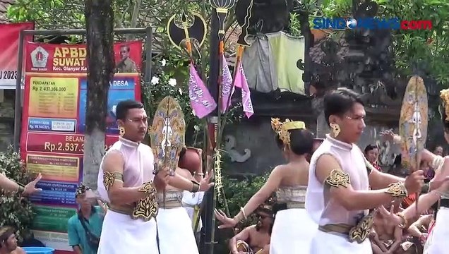 Warga Antusias Ikuti Perang Air Sambut Tahun Baru di Bali