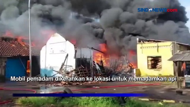 Puluhan Kios di Pasar Besi Tasikmalaya Ludes Terbakar