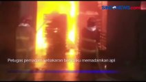 Diduga  Oven Meledak, Pabrik Eggtray Terbakar di Blitar