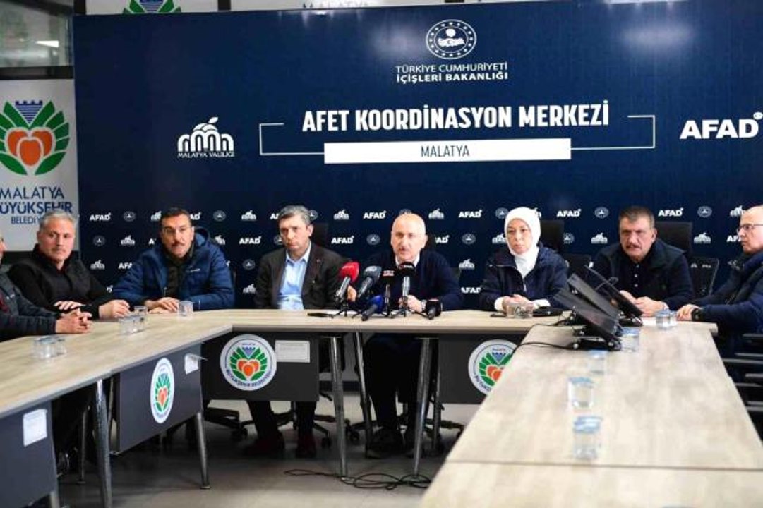 Bakan Karaismailoğlu: "Yüzyılın en büyük felake...