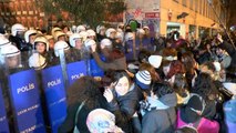 Taksim'e yürümek isteyen kadınlara polis müdahalesi