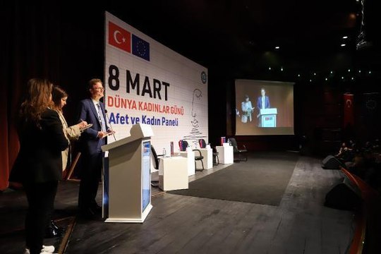 AB TÜRKİYE DELEGASYONU BAŞKANI LANDRUT DEPREMİN ZARARI TAHMİN EDİLENİN, HAYAL EDİLEBİLENİN DE ÖTESİNDE